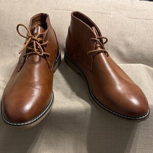 London Fog Blackburn Chukka Boots